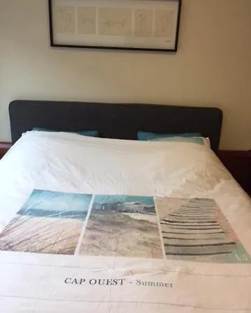 Voeten In Het Zand *