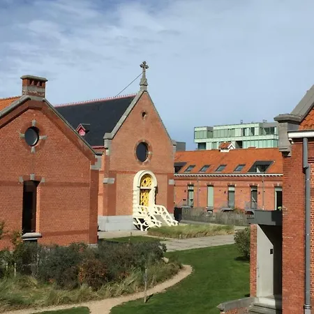 Voeten In Het Zand * Ostend
